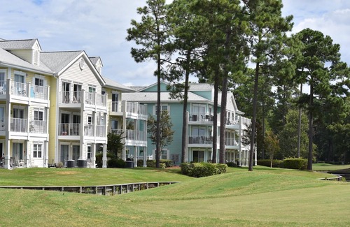 Calabash Apartment | Studio unit at Brunswick Plantation Resort and Golf Villas in the Heart of NC Seafood Country(104L)