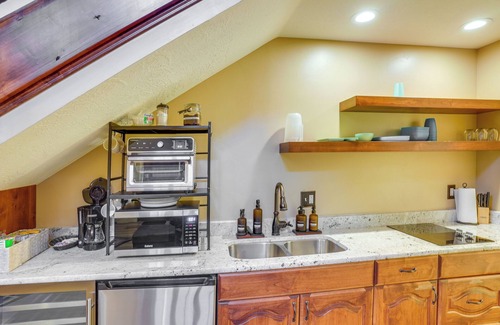 Cedar City Apartment | Studio w/Fireplace: Walk to Downtown Cedar City!