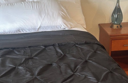 Willowbrook Apartment | Studio with AC, fitness room, WiFi in Houston