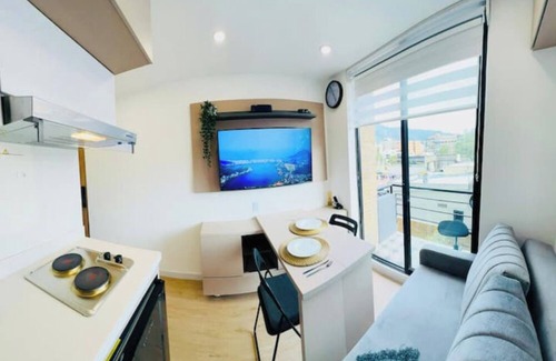 San Patricio Apartment | Studio with balcony near Unicentro-FAST WIFI!