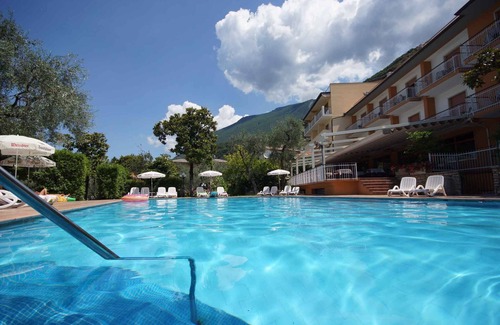 Malcesine Apartment | Studio with balcony, WiFi and pool