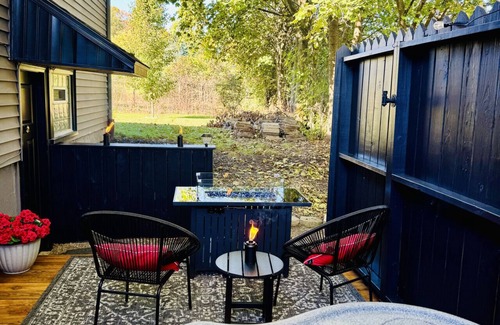 Fayetteville Condo | Studio with Hot Tub, Fire Table & Private Deck!