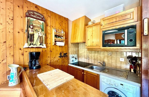 Combloux Apartment | Studio with Mont Blanc view, ideal for 4 people