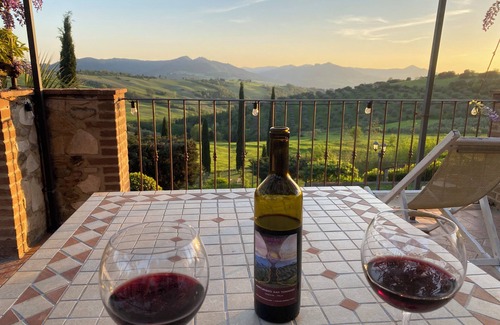 Pomarance Apartment | Studio with panoramic terrace