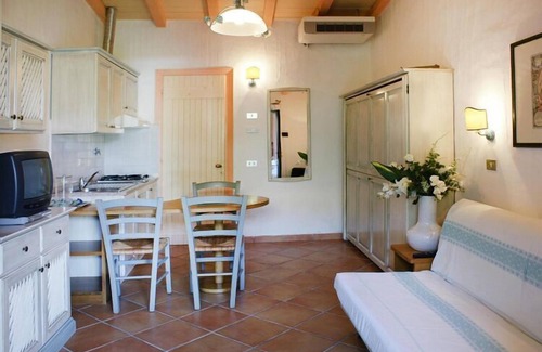 Baia Caddinas Apartment | Studio with shared pool and close to the beach in Golfo Aranci