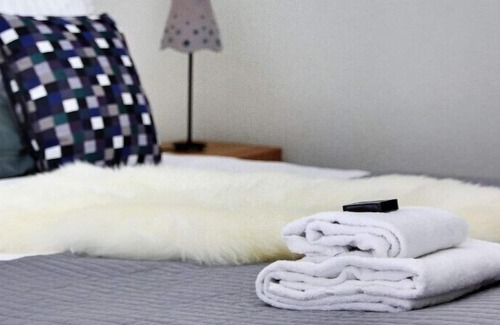 Les Lilas Apartment | Studio with single beds for 2 pers in Eastern district; Les Lilas