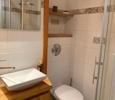 La Salle-les-Alpes Apartment | Studio with swimming pool near the slopes
