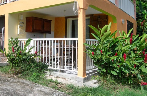 Deshaies Apartment | Studio with terrace full of charm with panoramic view on mountain and sea.