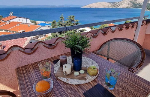 Stara Baska Apartment | Studio with terrace and sea view