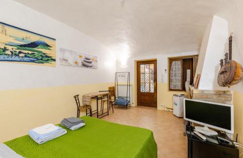 Casale Monferrato Apartment | Studio Zen con Parcheggio gratuito e Check In Automatico 24 ore su 24 Con Netflix, DAZN e Disney Plus