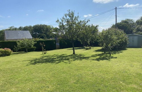 Saint-Maurice-en-Cotentin House | Stunning villa for 6 guests with WIFI, TV, terrace and pets allowed