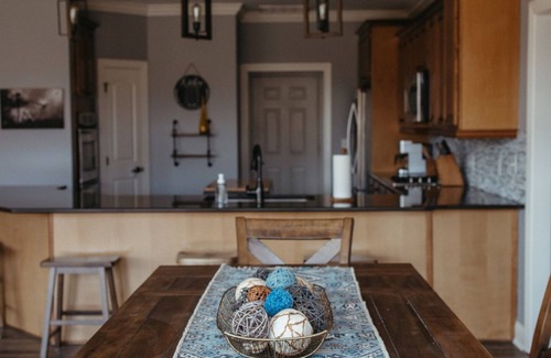 Marion House | Stunner Golf Course View | Walkable to Club House