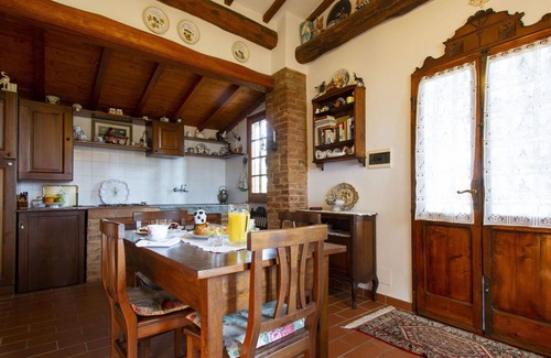Palaia House | Stunning private villa for 2 guests with TV and terrace