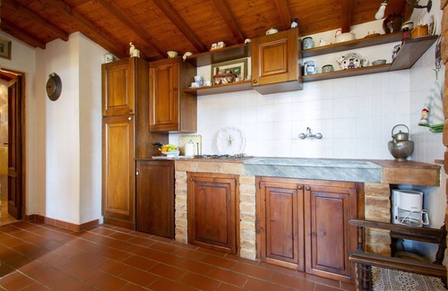 Palaia House | Stunning private villa for 2 guests with TV and terrace