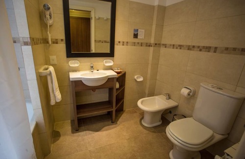 San Carlos de Bariloche Hotel | Stunning Retreat Room for Families, Friends, Large Groups, & Nature Lovers