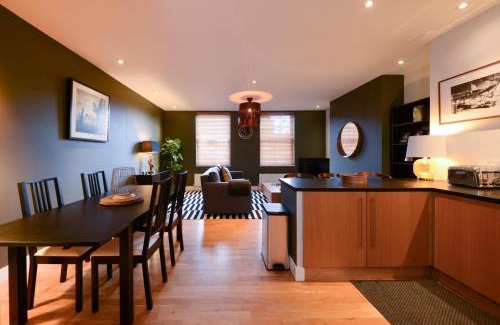 Munster Apartment | Stunning 1 bed apartment in Munster Village, Fulham