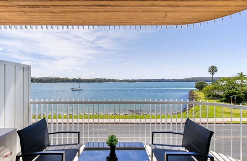Batemans Bay Apartment | Stunning 1-Bed Bayside Apartment with Superb Views