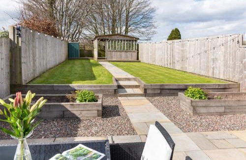 Carlisle House | Stunning 1-Bed Cottage near Carlisle with Hot tub