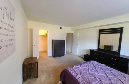 Elkins Park Apartment | Stunning 1-bedroom condo available for both short and long-term