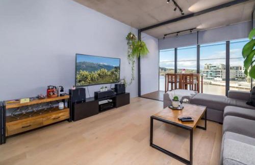 Kingston Apartment | Stunning 1BR Apartment with Water Views