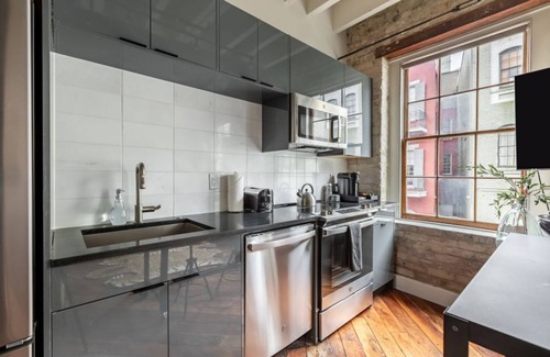 Arts/Warehouse District Hotel | Stunning 1BR Condo near Jackson Square