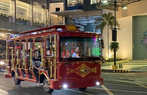 Bagumbayan Condo | Stunning 2.5 Br @Eastwood Global Luxury Residence Plaza