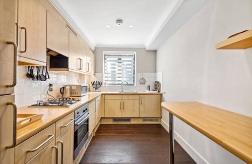 Abingdon Apartment | Stunning 2 bed 2 bath Flat Kensington/Earls Court with swimming pool and gym