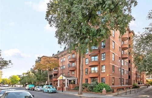 Abingdon Apartment | Stunning 2 bed 2 bath Flat Kensington/Earls Court with swimming pool and gym
