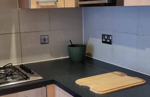 Burnt Oak Apartment | Stunning 2-bed Apartment Near Colindale Station