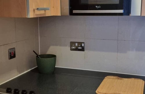 Burnt Oak Apartment | Stunning 2-bed Apartment Near Colindale Station