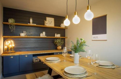 Crieff Apartment | Stunning 2 bed flat with parking, and garden with mountain views