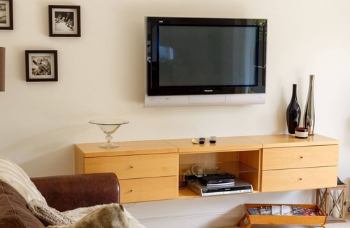 Sandbanks Apartment | Stunning 2 Bedroom Apt in Sandbanks with Beach Hut & Boat Access