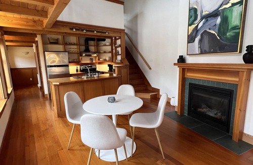 Powell River Apartment | Stunning 2 bedroom loft