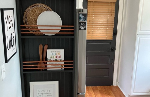 South Hills House | Stunning 2-bedroom Home w/WiFi, AC in Brookline Pittsburgh,PA