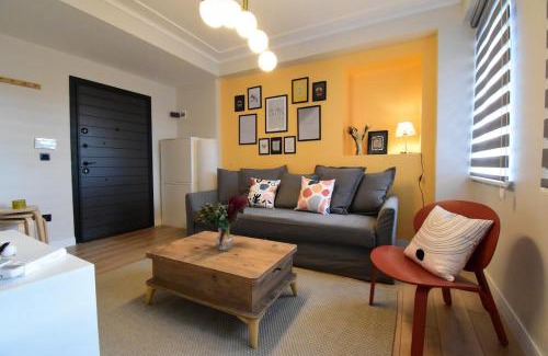 Galata Apartment | Stunning 2BR 3AC Near Metro - YM 3