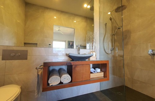Monbulk Bed & Breakfast | Stunning 3 bedroom bnb retreat with breathtaking mountain views