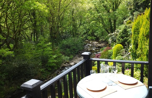 Lynton Cabin | Stunning 3 bedroom lodge overlooking the West Lyn River.