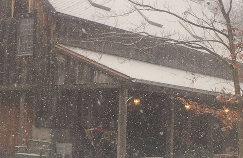 Mountain Dale House | STUNNING 300 ACRE LAKE ESTATE 1.5 hr away! FAB Boathouse/&Barn for large group.