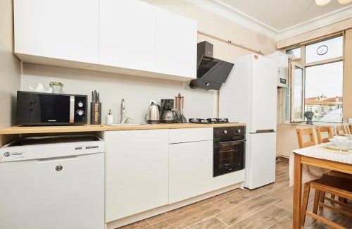Iskenderpasa Apartment | Stunning 3BR 3Bathroom 3AC near Metro D4