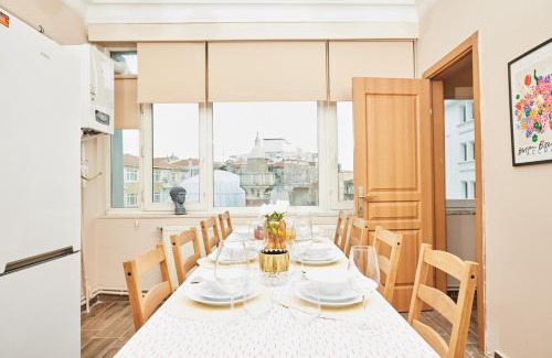 Iskenderpasa Apartment | Stunning 3BR 3Bathroom 3AC near Metro D4
