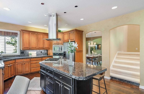 Northwest Portland House | Stunning 3BR Portland Home w/Spacious Patio, Tree Views & Luxury Kitchen #41532