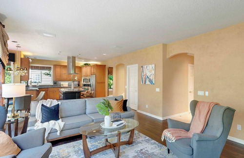 Northwest Portland House | Stunning 3BR Portland Home w/Spacious Patio, Tree Views & Luxury Kitchen #41532