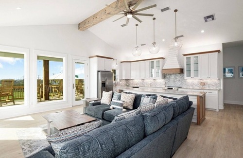 Port Bolivar House | Stunning 4-bedroom house on Bolivar Peninsula