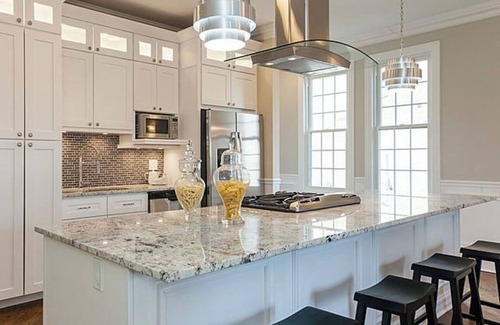 Irving Park House | Stunning 4-Bed 4-Bath Home - Prime Location OHare & Downtown <25-min, Free PRKNG