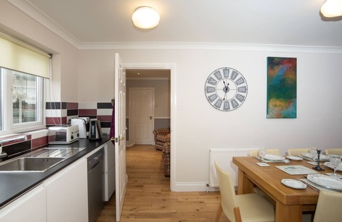 Acomb House | Stunning 4 Bed Dethatched House