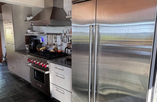 Normandy Park House | Stunning 4-bedroom house in Normandy Park with AC