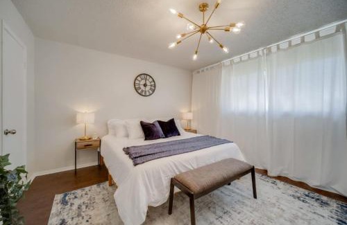 Plano House | Stunning 4BR 2BA Hot Tub Cozy Holiday Home in Plano