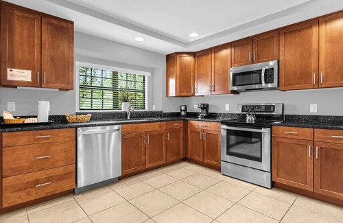 Florida Central Atlantic Coast House | Stunning 4BR, 3.5B Townhome in Orlando