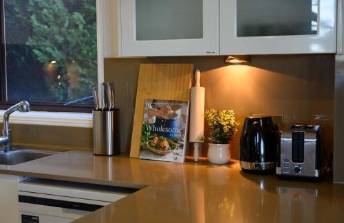 Tascott House | Stunning 4BR Home with Pool & Water Views
