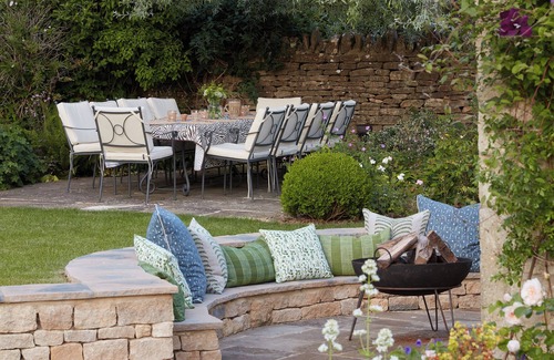 Burford House | Stunning 5 bedroomed Cotswold family house near Burford, Christmas & New Year!